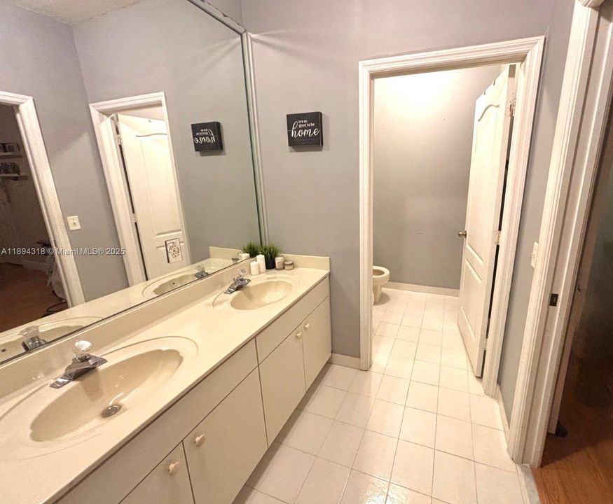 Active With Contract: $525,000 (3 beds, 2 baths, 1579 Square Feet)