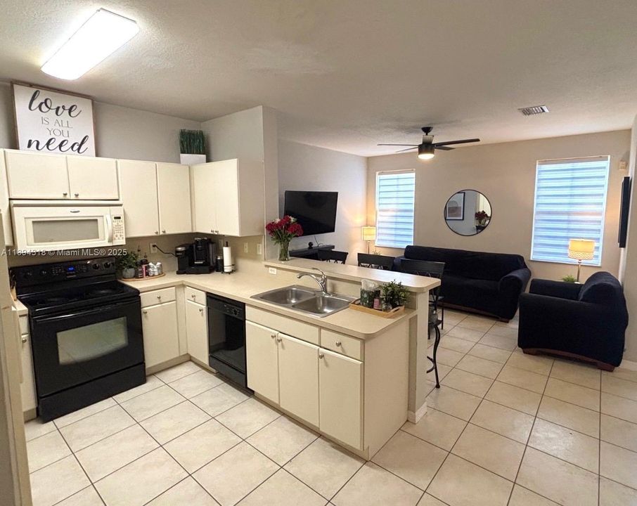 Active With Contract: $525,000 (3 beds, 2 baths, 1579 Square Feet)