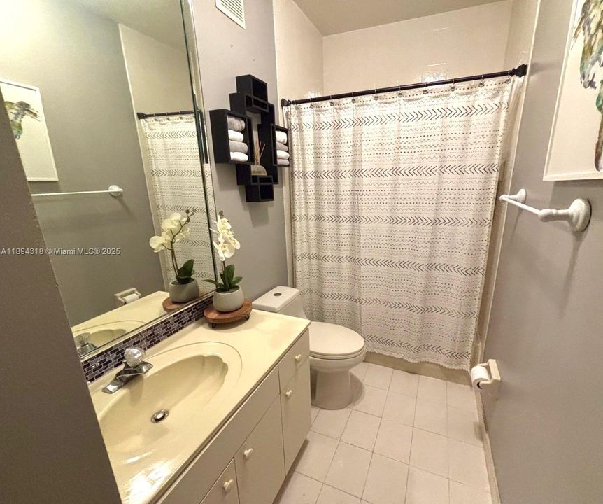 Active With Contract: $525,000 (3 beds, 2 baths, 1579 Square Feet)