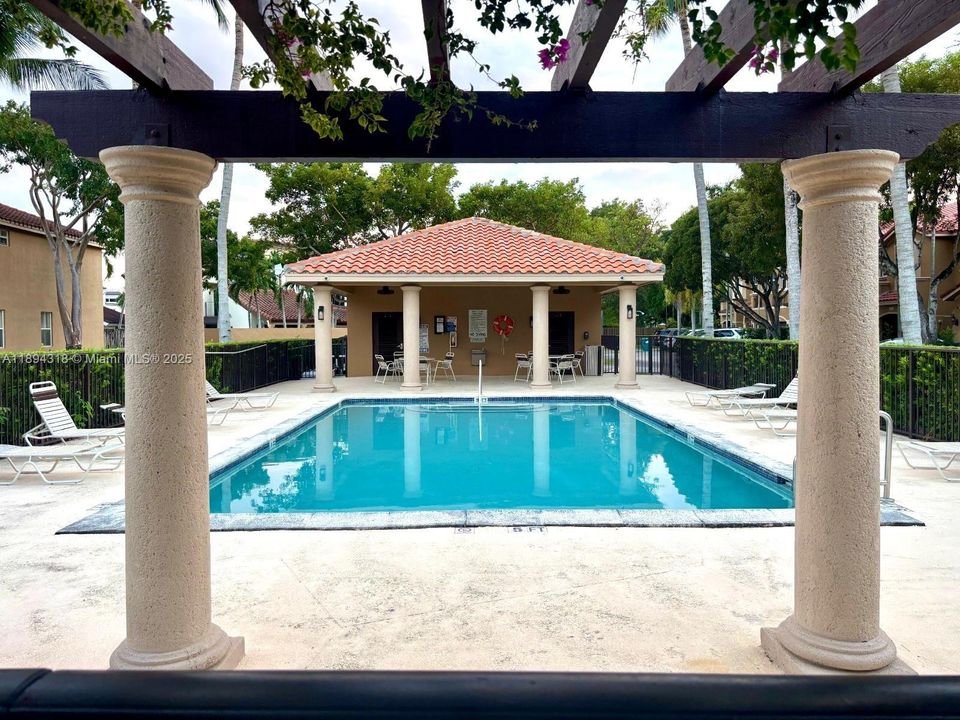 Active With Contract: $525,000 (3 beds, 2 baths, 1579 Square Feet)