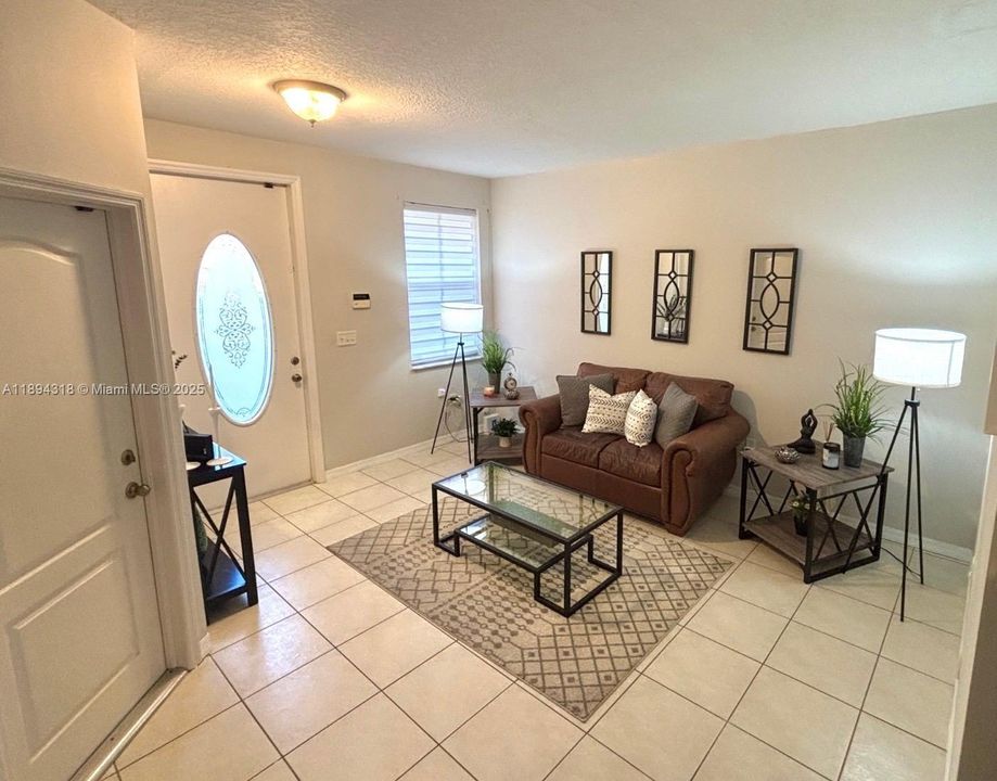 Active With Contract: $525,000 (3 beds, 2 baths, 1579 Square Feet)