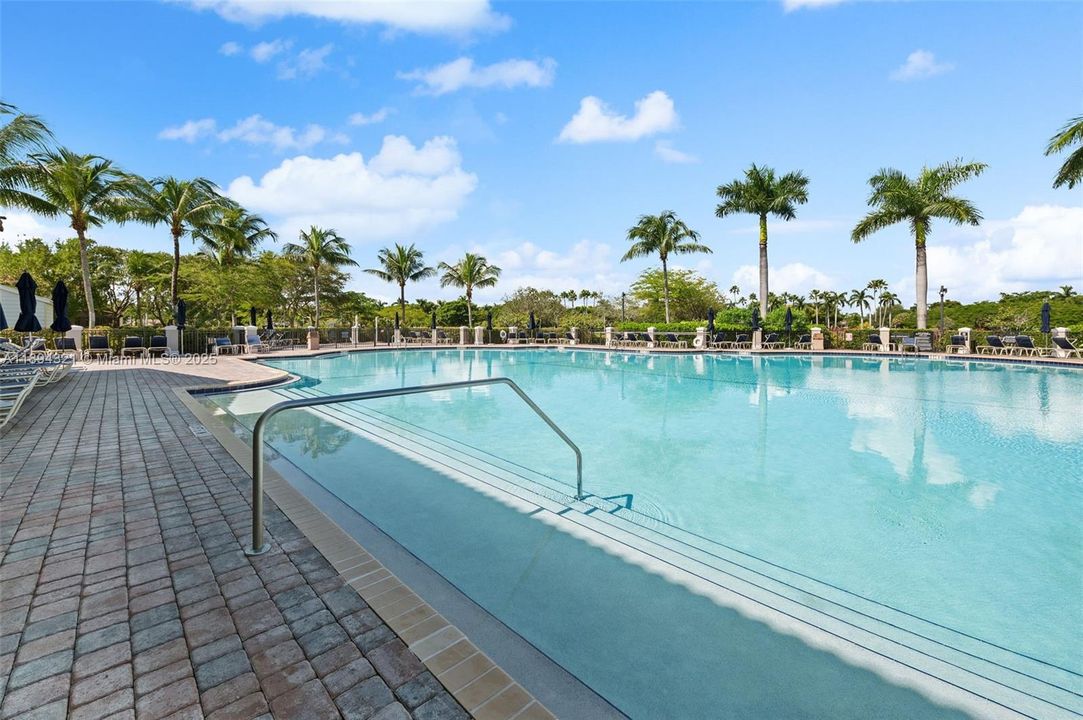 En Venta: $475,000 (4 camas, 2 baños, 1720 Pies cuadrados)