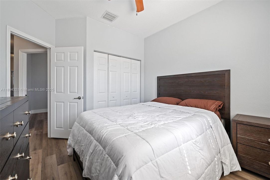 En Venta: $475,000 (4 camas, 2 baños, 1720 Pies cuadrados)