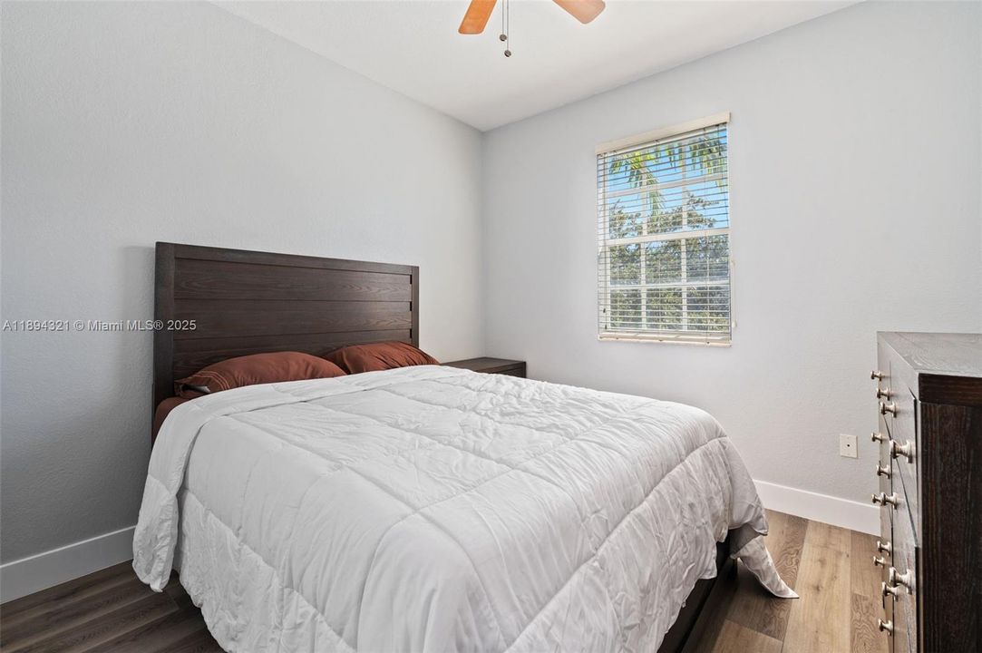 En Venta: $475,000 (4 camas, 2 baños, 1720 Pies cuadrados)