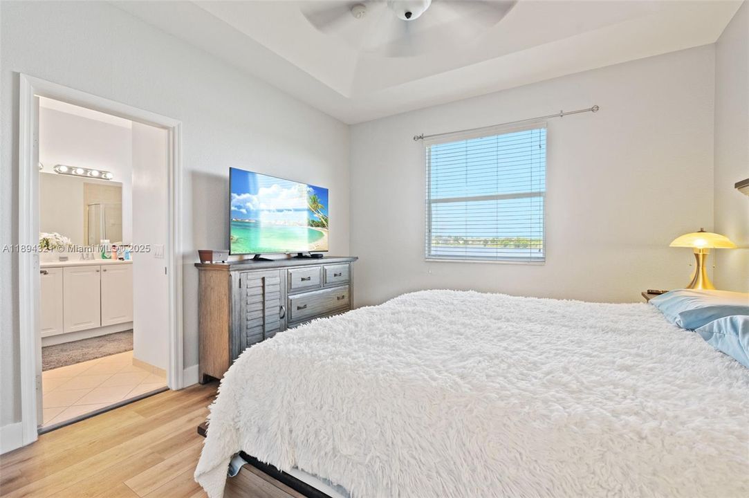 En Venta: $475,000 (4 camas, 2 baños, 1720 Pies cuadrados)