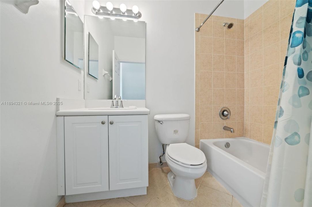 En Venta: $475,000 (4 camas, 2 baños, 1720 Pies cuadrados)