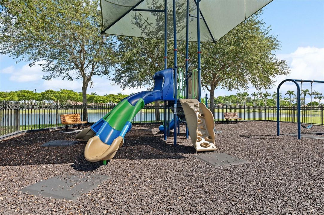 En Venta: $475,000 (4 camas, 2 baños, 1720 Pies cuadrados)