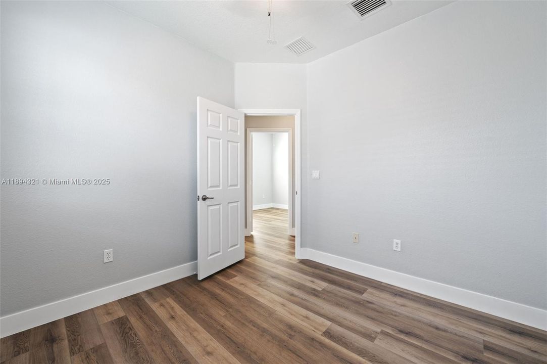 En Venta: $475,000 (4 camas, 2 baños, 1720 Pies cuadrados)