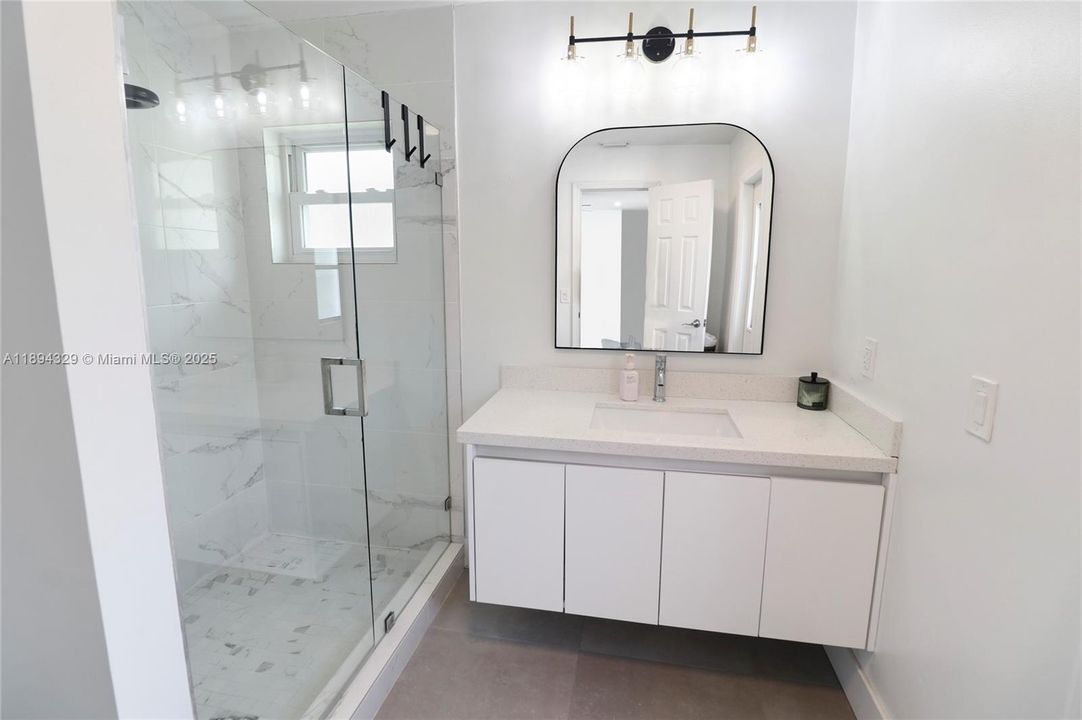 На продажу: $769,999 (4 спален, 2 ванн, 2133 Квадратных фут)