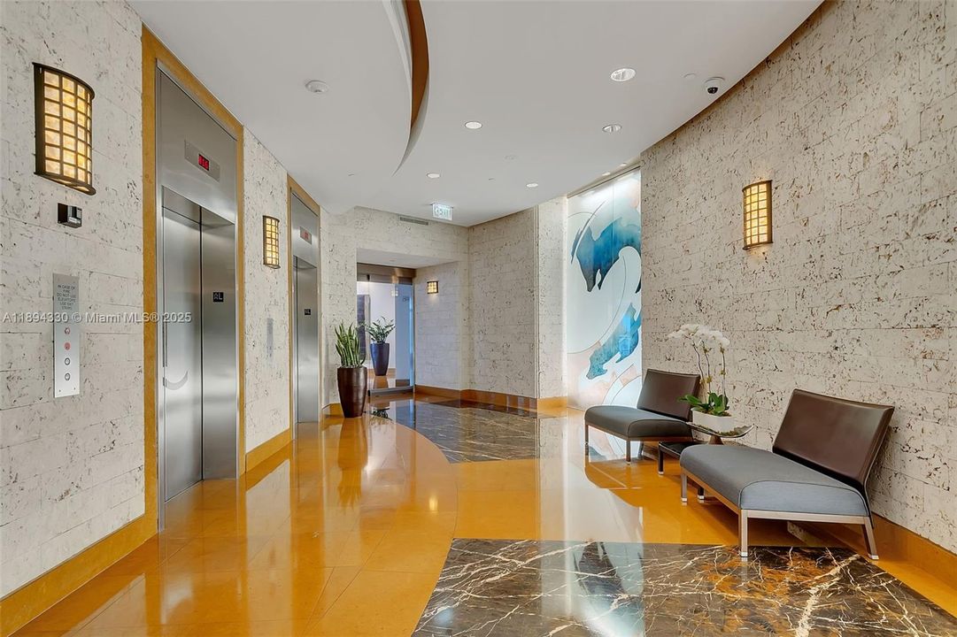 待售: $950,000 (2 贝兹, 2 浴室, 1280 平方英尺)