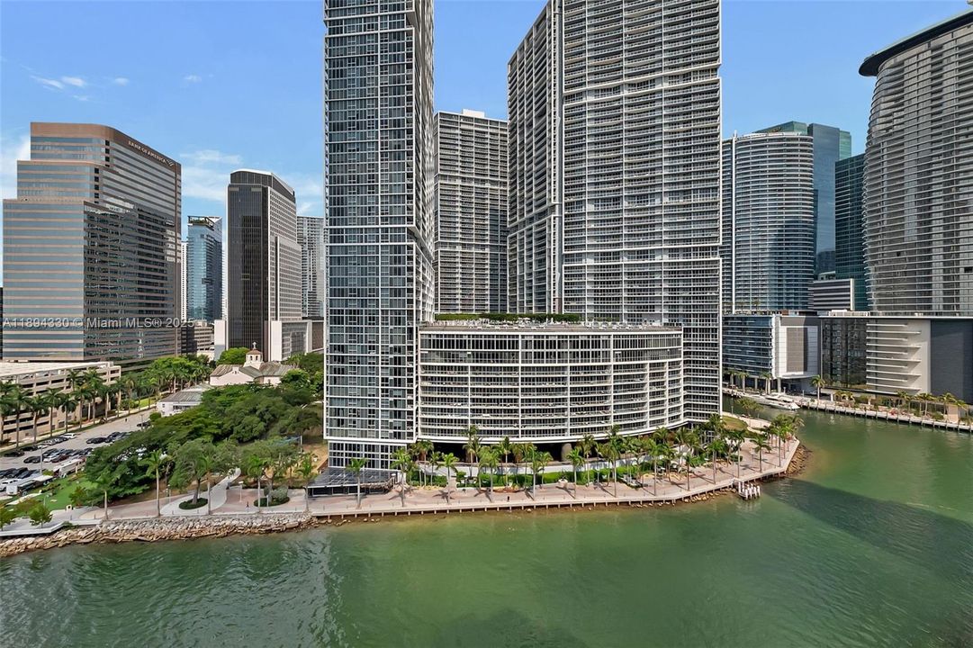 待售: $950,000 (2 贝兹, 2 浴室, 1280 平方英尺)