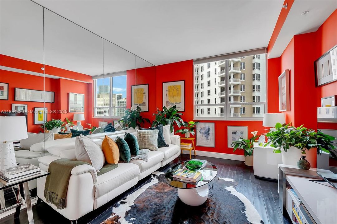 待售: $950,000 (2 贝兹, 2 浴室, 1280 平方英尺)