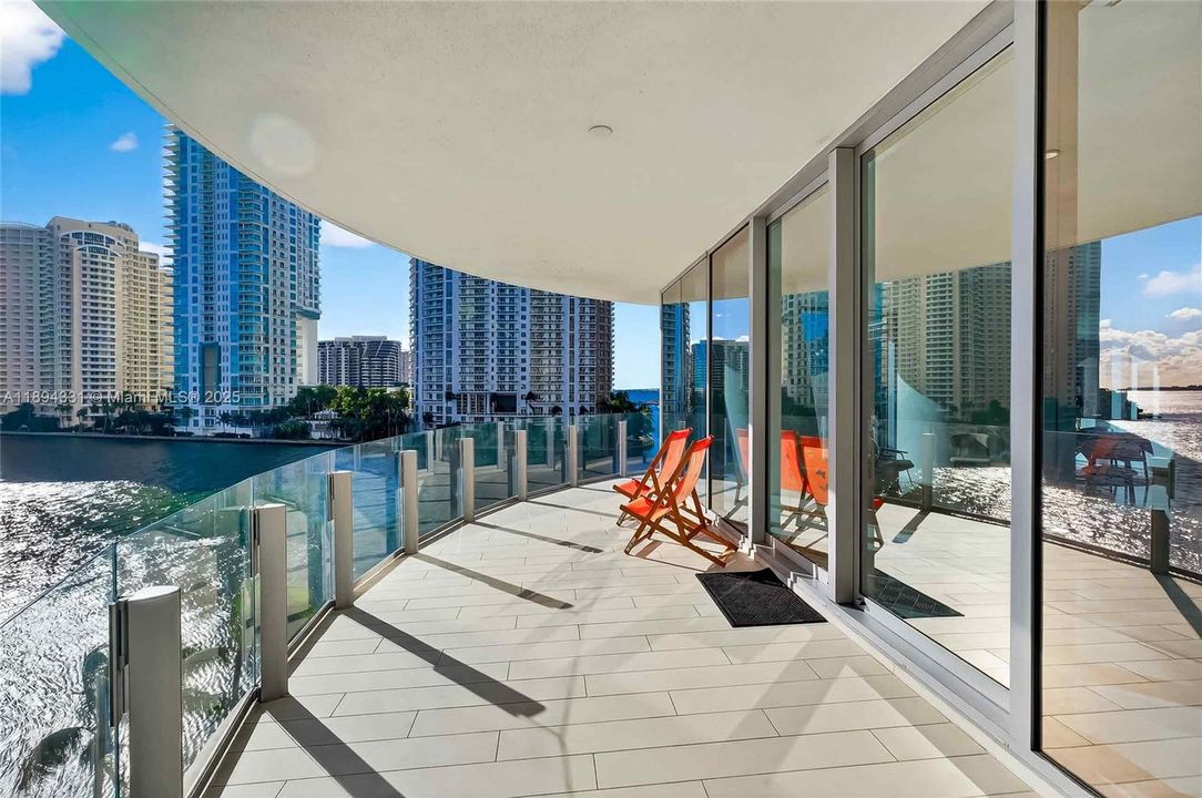 For Sale: $4,388,800 (4 beds, 5 baths, 3021 Square Feet)