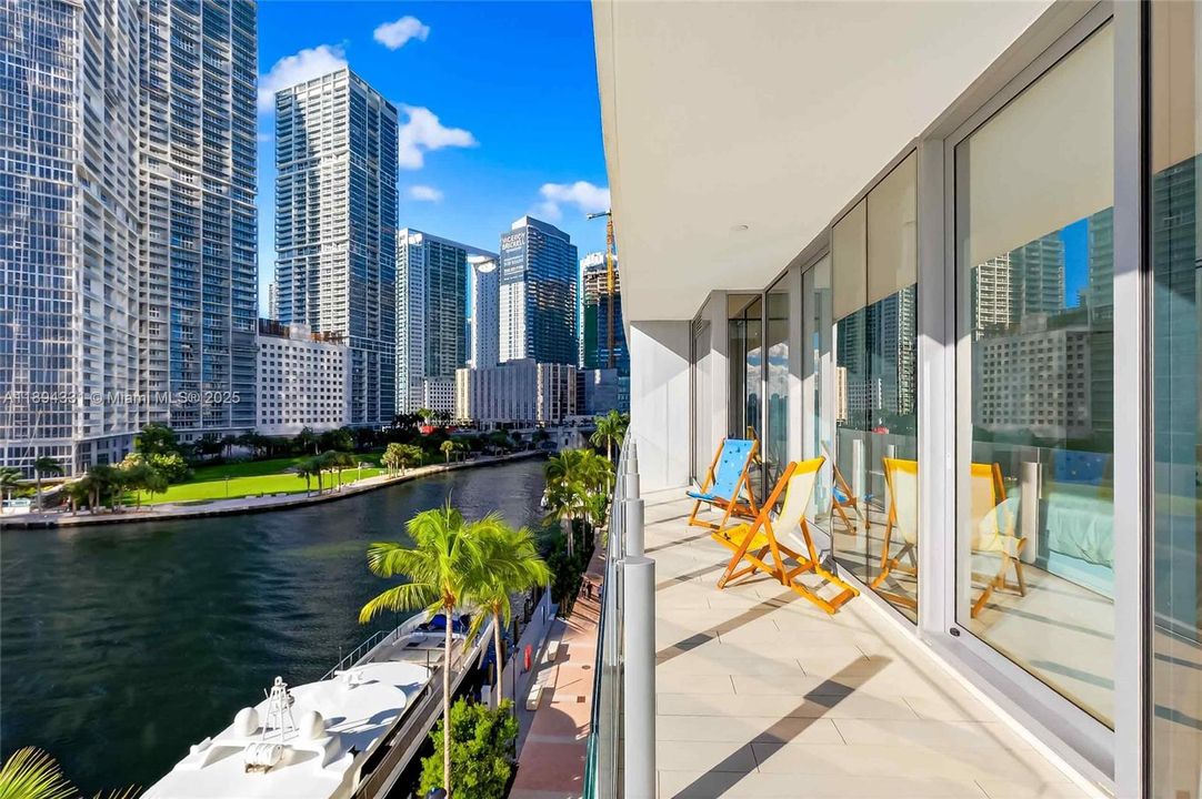 For Sale: $4,388,800 (4 beds, 5 baths, 3021 Square Feet)