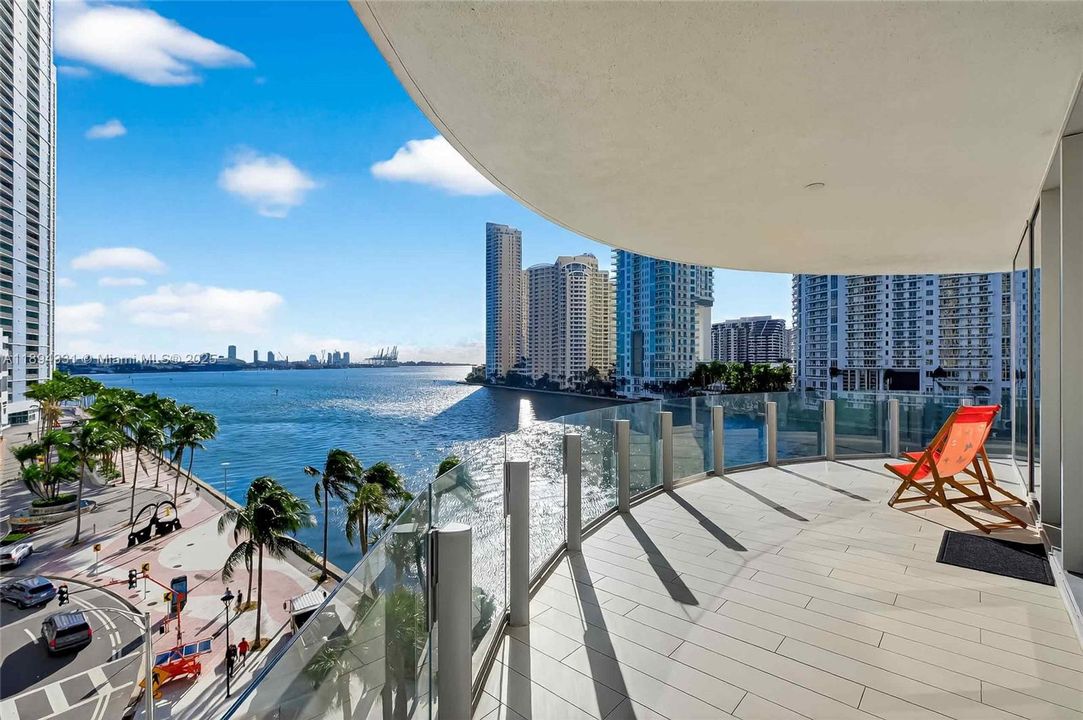 For Sale: $4,388,800 (4 beds, 5 baths, 3021 Square Feet)