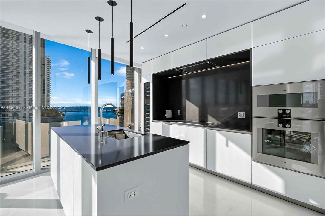 For Sale: $4,388,800 (4 beds, 5 baths, 3021 Square Feet)