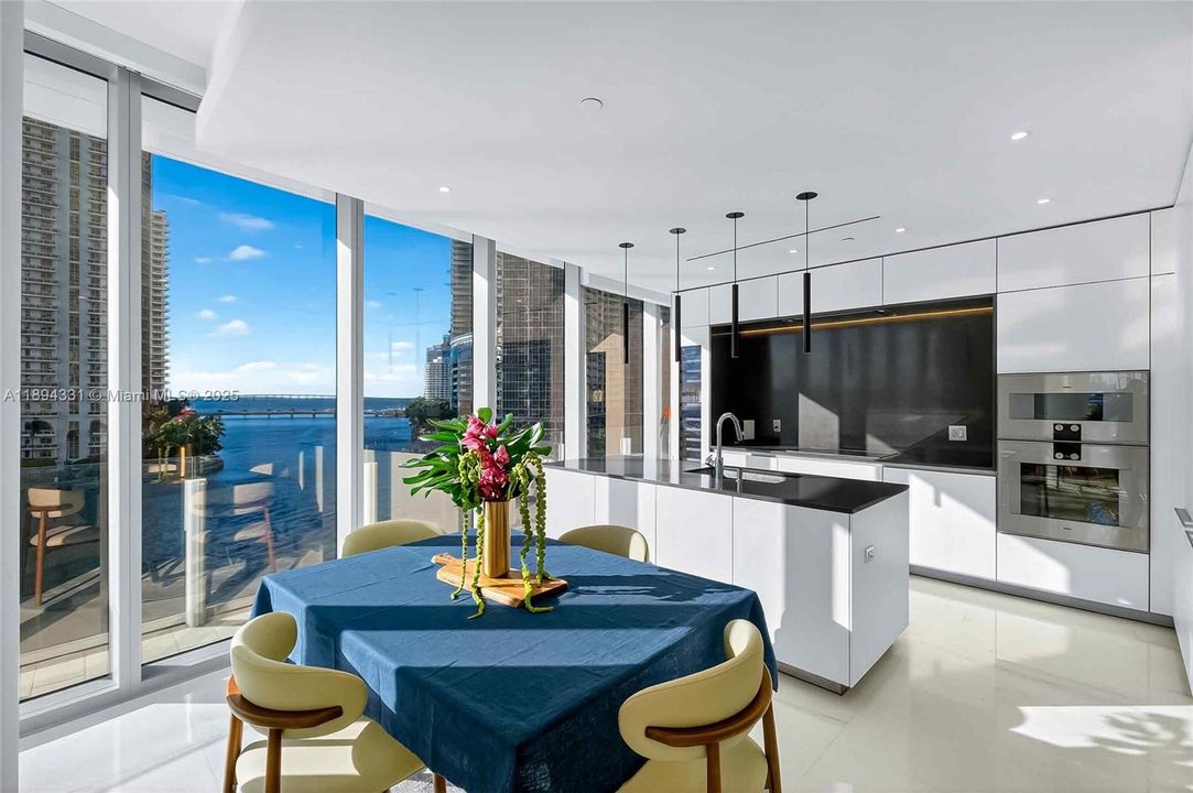 For Sale: $4,388,800 (4 beds, 5 baths, 3021 Square Feet)