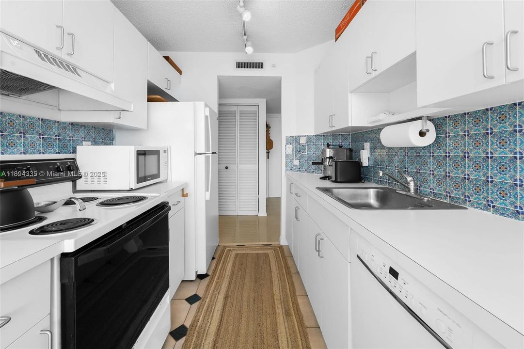 На продажу: $445,000 (1 спален, 2 ванн, 750 Квадратных фут)