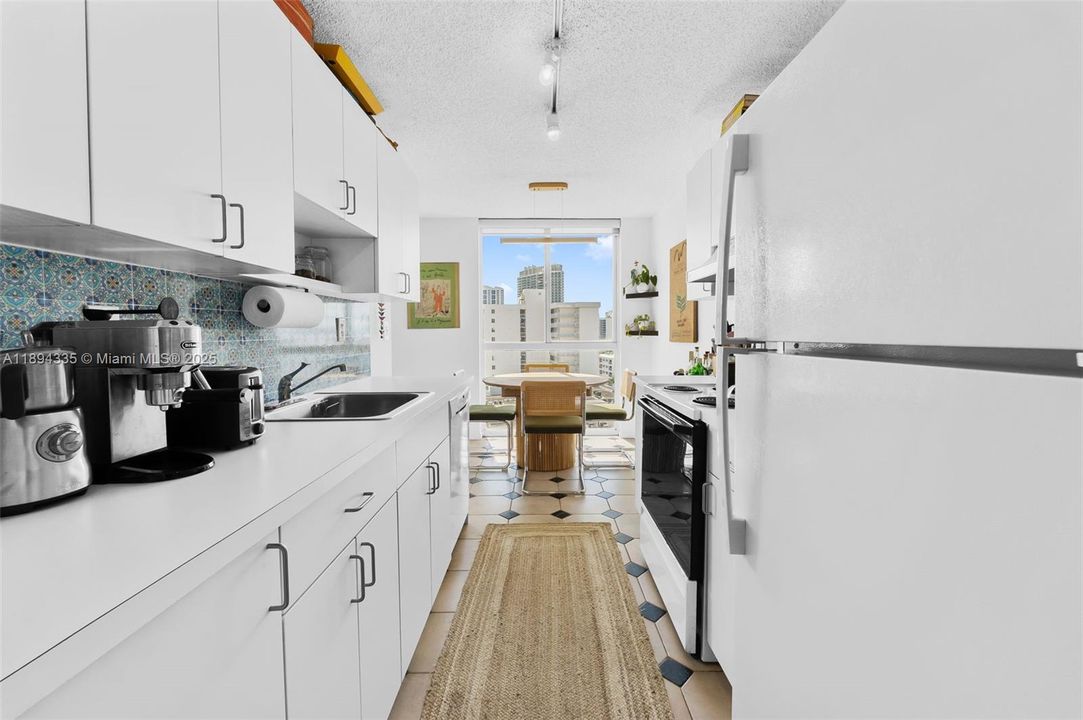 На продажу: $445,000 (1 спален, 2 ванн, 750 Квадратных фут)