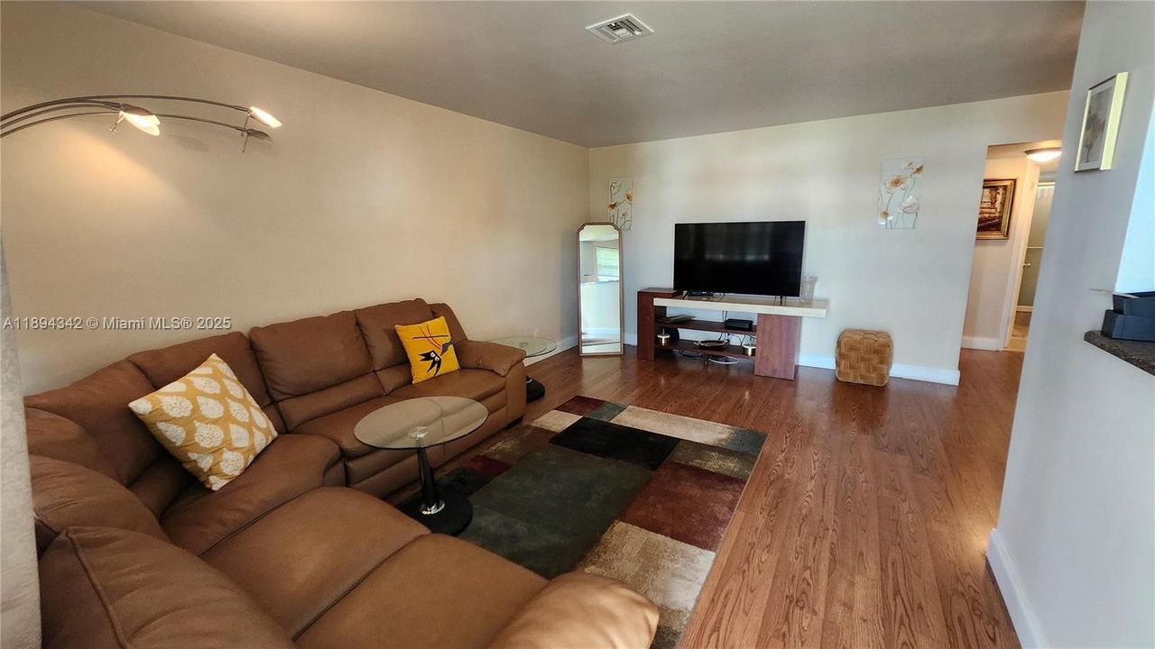 Activo con contrato: $139,900 (1 camas, 1 baños, 704 Pies cuadrados)