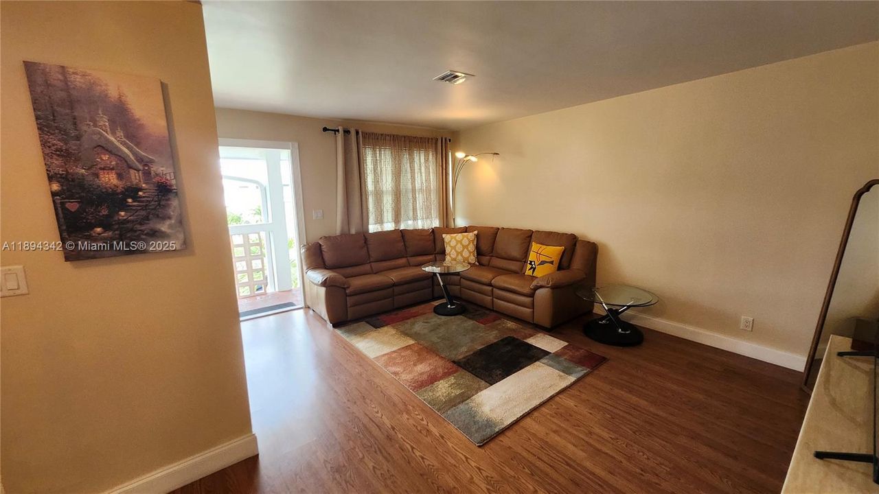 Activo con contrato: $139,900 (1 camas, 1 baños, 704 Pies cuadrados)