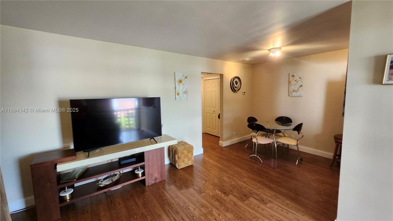 Activo con contrato: $139,900 (1 camas, 1 baños, 704 Pies cuadrados)