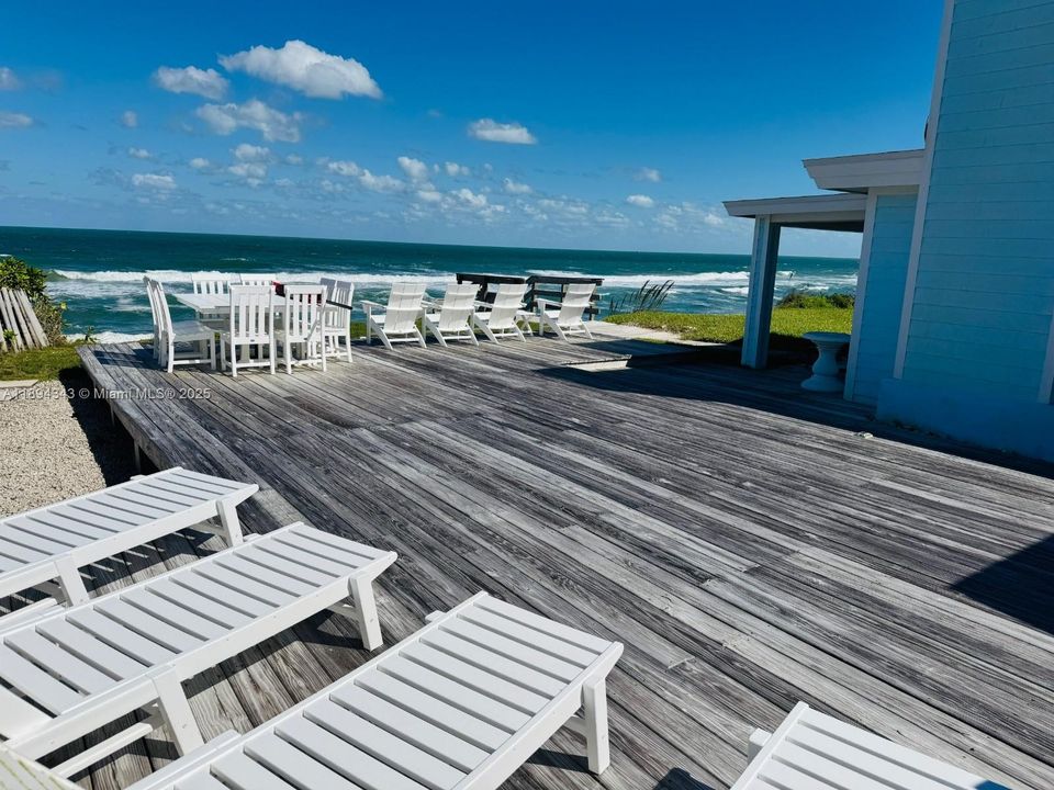 待售: $2,000,000 (4 贝兹, 3 浴室, 1960 平方英尺)