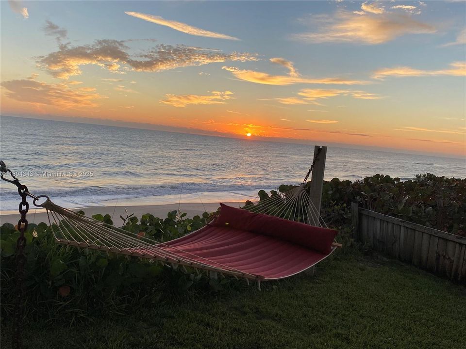 待售: $2,000,000 (4 贝兹, 3 浴室, 1960 平方英尺)