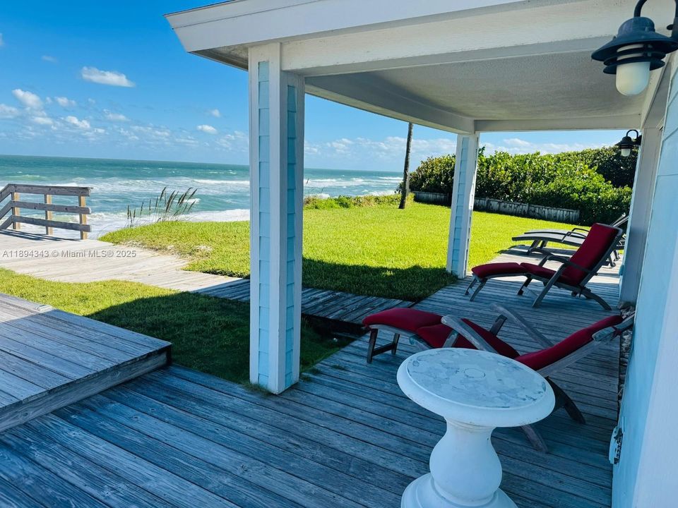 待售: $2,000,000 (4 贝兹, 3 浴室, 1960 平方英尺)