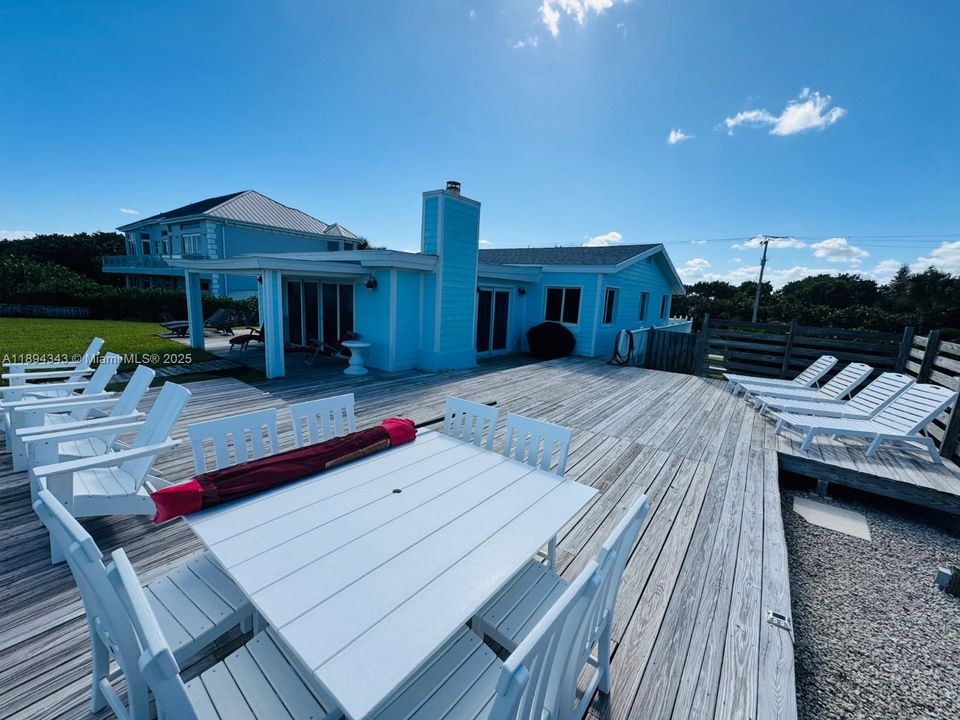 待售: $2,000,000 (4 贝兹, 3 浴室, 1960 平方英尺)