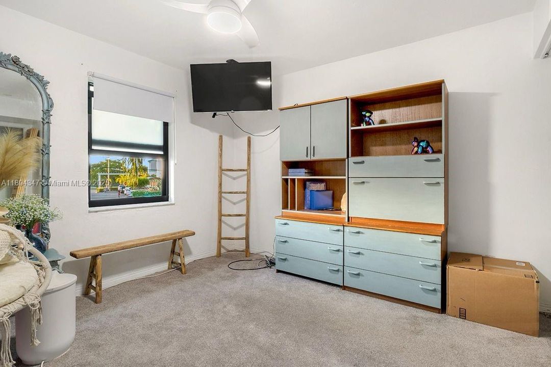 En Venta: $299,000 (2 camas, 2 baños, 777 Pies cuadrados)