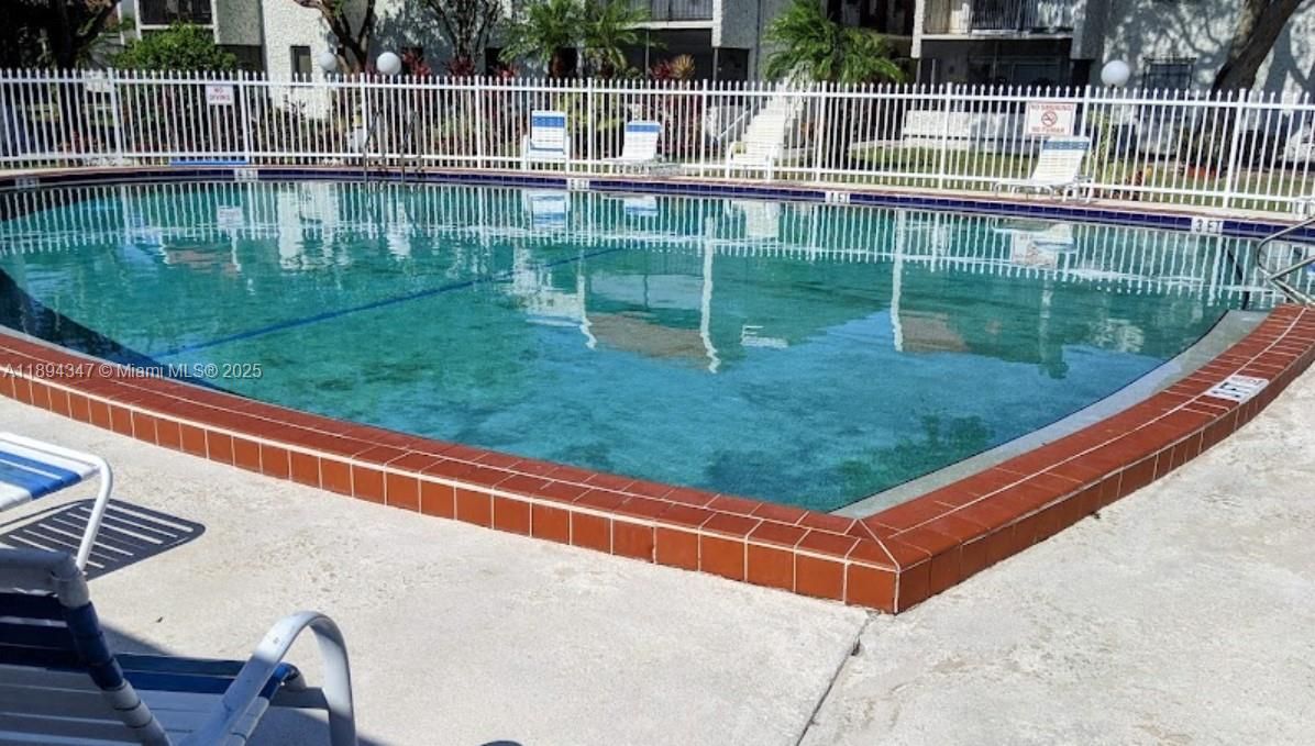 En Venta: $299,000 (2 camas, 2 baños, 777 Pies cuadrados)