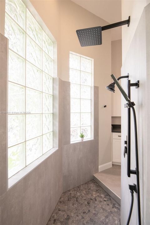 На продажу: $1,250,000 (5 спален, 3 ванн, 2946 Квадратных фут)