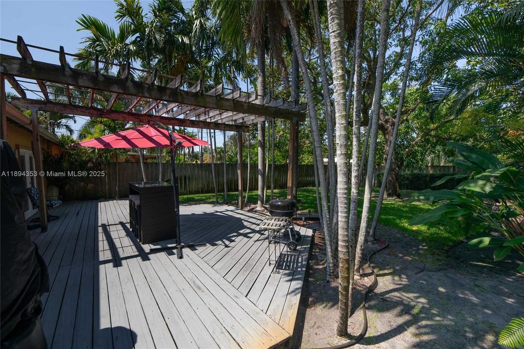 Recently Rented: $2,800 (2 beds, 2 baths, 1300 Square Feet)