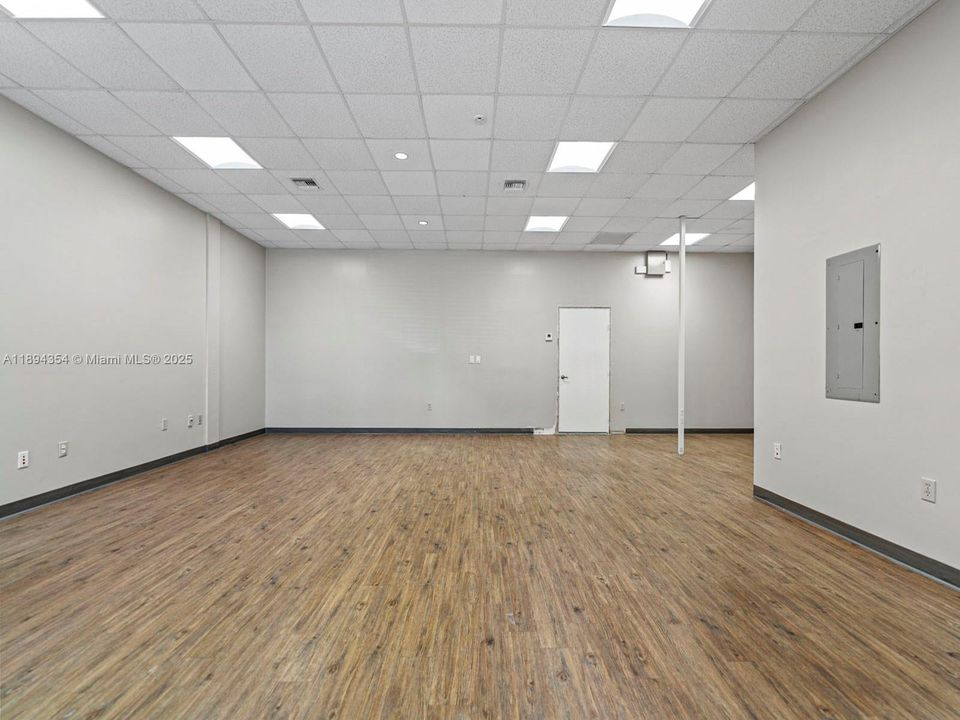 В аренду: $2,800 (0 спален, 0 ванн, 0 Квадратных фут)