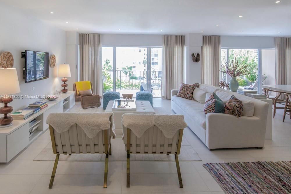 Active With Contract: $4,500 (2 beds, 2 baths, 1950 Square Feet)