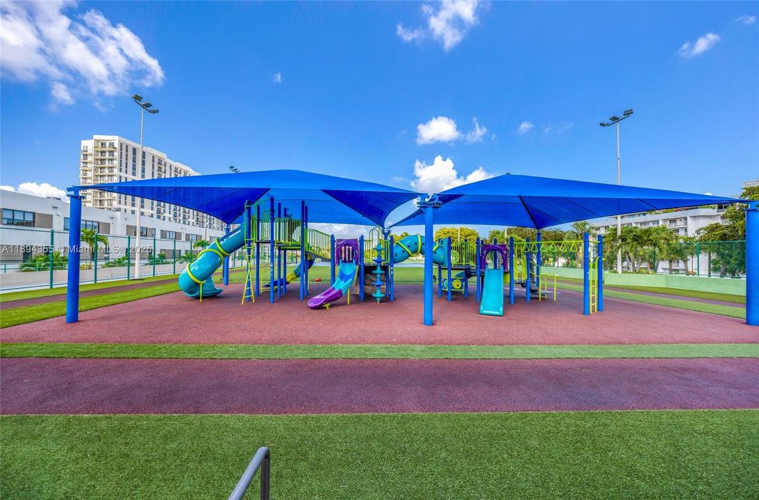 Active With Contract: $4,500 (2 beds, 2 baths, 1950 Square Feet)