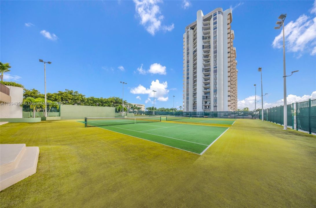 Active With Contract: $4,500 (2 beds, 2 baths, 1950 Square Feet)