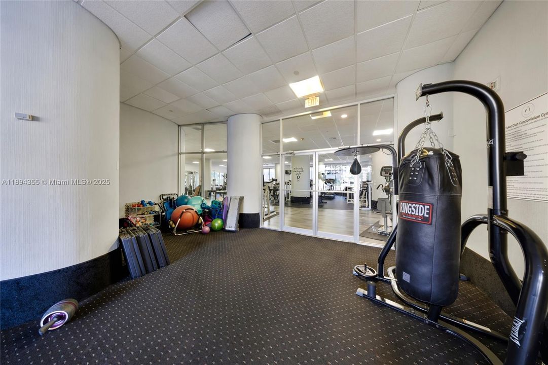 Active With Contract: $4,500 (2 beds, 2 baths, 1950 Square Feet)