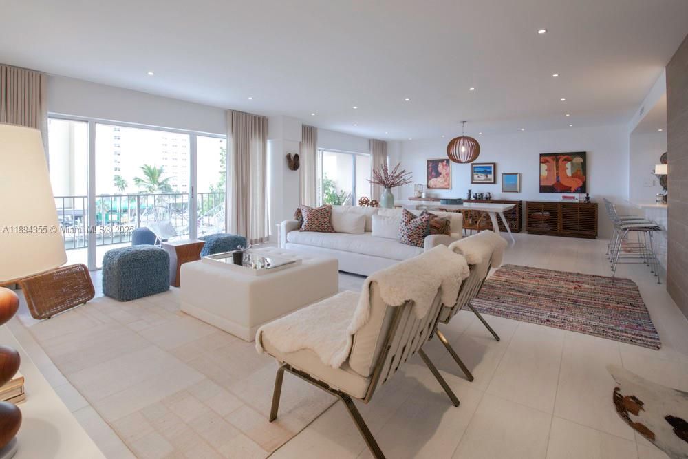 Active With Contract: $4,500 (2 beds, 2 baths, 1950 Square Feet)