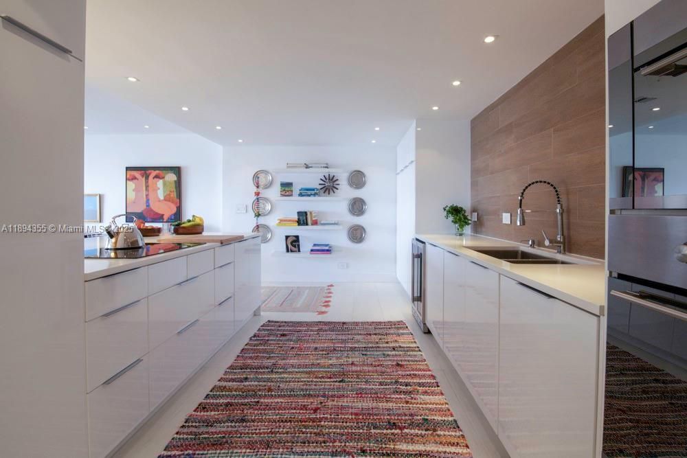 Active With Contract: $4,500 (2 beds, 2 baths, 1950 Square Feet)