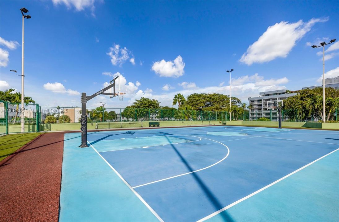 Active With Contract: $4,500 (2 beds, 2 baths, 1950 Square Feet)