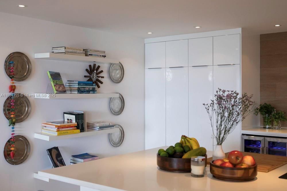 Active With Contract: $4,500 (2 beds, 2 baths, 1950 Square Feet)