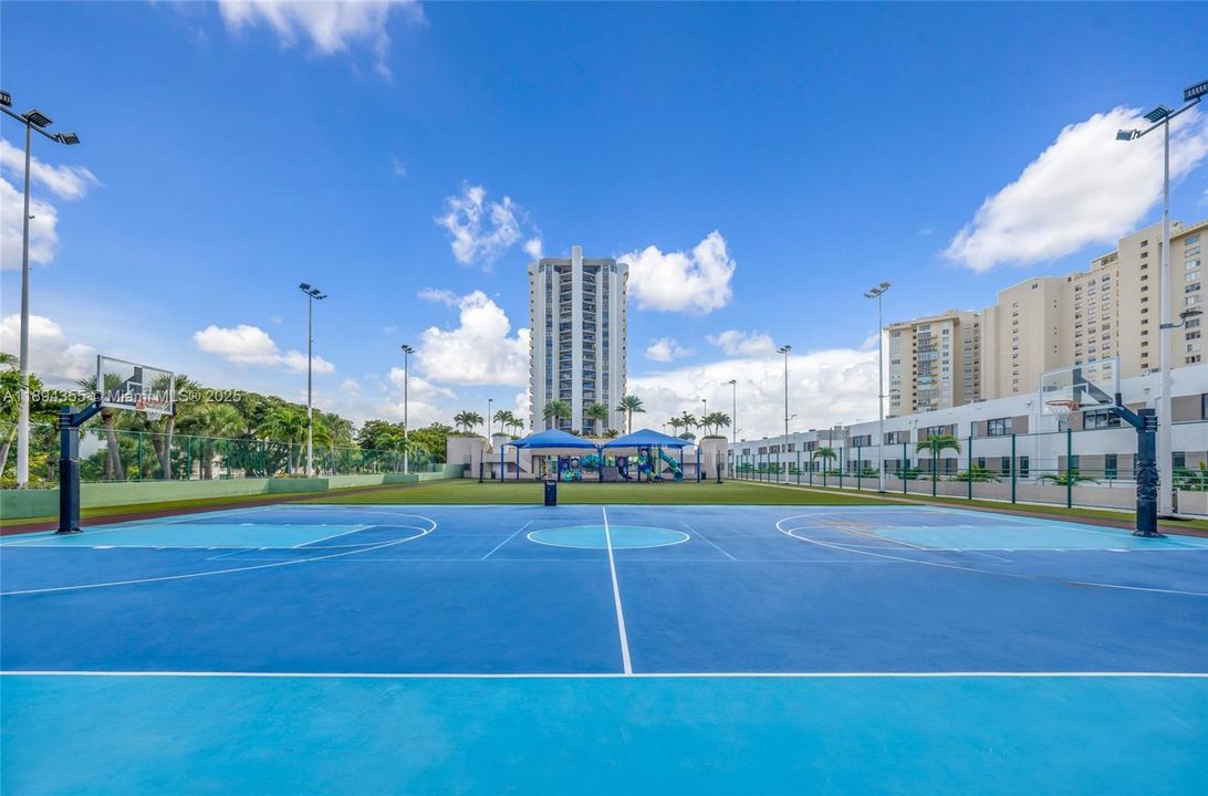 Active With Contract: $4,500 (2 beds, 2 baths, 1950 Square Feet)