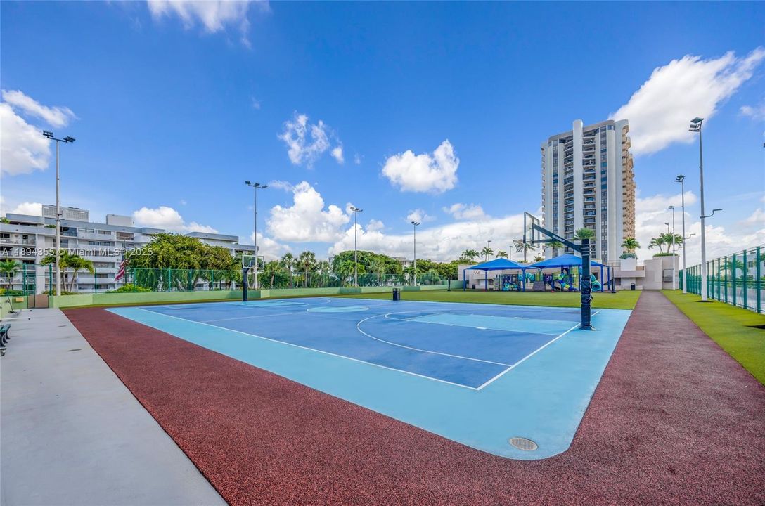 Active With Contract: $4,500 (2 beds, 2 baths, 1950 Square Feet)