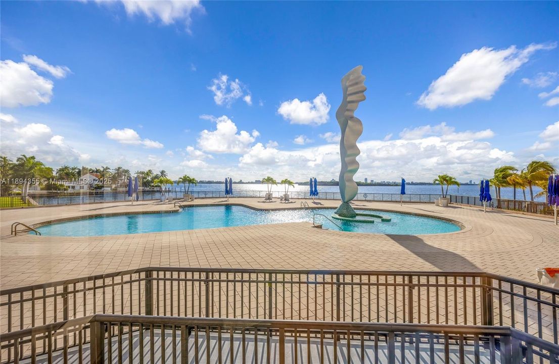 Active With Contract: $4,500 (2 beds, 2 baths, 1950 Square Feet)