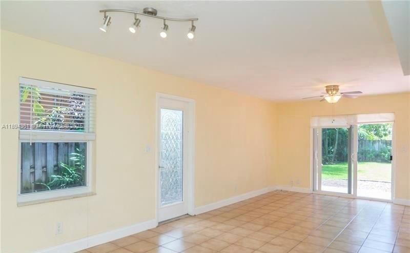 最近租的: $2,500 (2 贝兹, 2 浴室, 1200 平方英尺)