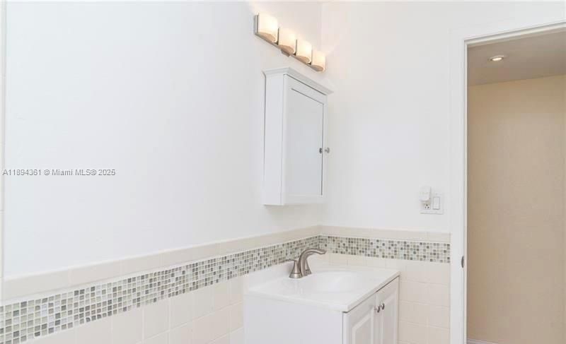 最近租的: $2,500 (2 贝兹, 2 浴室, 1200 平方英尺)