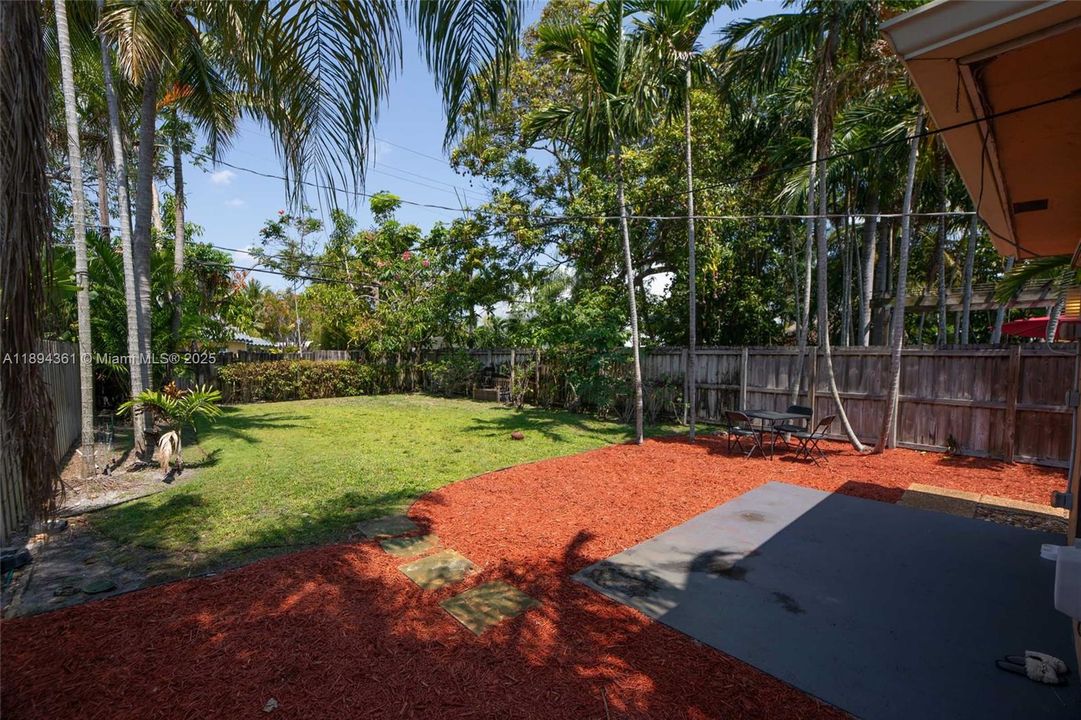 最近租的: $2,500 (2 贝兹, 2 浴室, 1200 平方英尺)