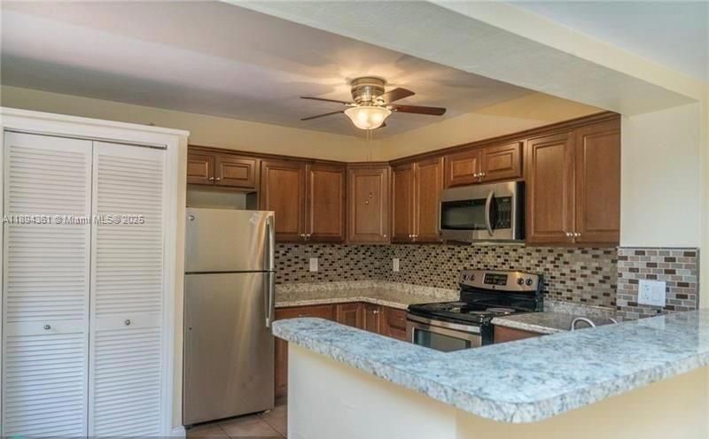 最近租的: $2,500 (2 贝兹, 2 浴室, 1200 平方英尺)